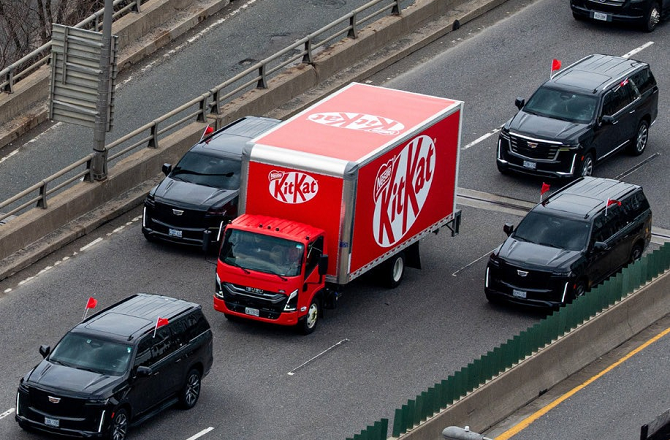 یورپ میں کٹ کیٹ چوری کے بعد کنیڈا میں سیکوریٹی قافلہ، ویڈیو وائرل