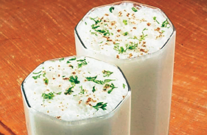 لسی: شدید گرمی کے اثرات سے بچاؤ کیلئے قدرتی مشروب 