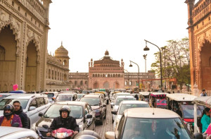 تہذ یبوں کے شہرلکھنؤ میں ٹریفک سے عوام بے حال، عدالت برہم، جواب طلب کیا