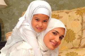 بچوں کی تربیت کیلئے ماں کے اوصاف: حکمت، دانائی اور صبر