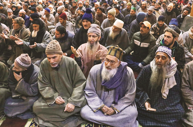 "Whoever trusts in Allah, Allah is sufficient for him." If this belief remains, then difficulties will undoubtedly turn into ease. Photo: INN