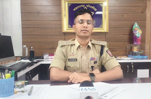 ایکناتھ شندے کا نام لے کر پولیس پر دبائو بنانے کی کوشش