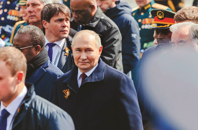 روس کے تئیں ٹرمپ کا رویہ نرم، پوتن کو جی ۲۰؍ اجلاس کی دعوت