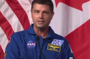 آرٹیمس دوم: وہ لمحہ یاد آتا ہے تو رونگٹے کھڑے ہوجاتے ہیں: خلا باز وائز مین