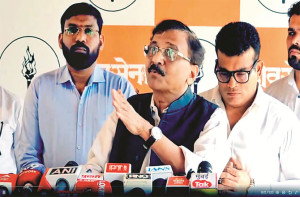 ’’ لگتا ہے۸۵۰؍ نشستوں کا ہندسہ کھرات بابا نے دیا ہے، اسلئے وہ اسی پر بضد ہیں‘‘ 