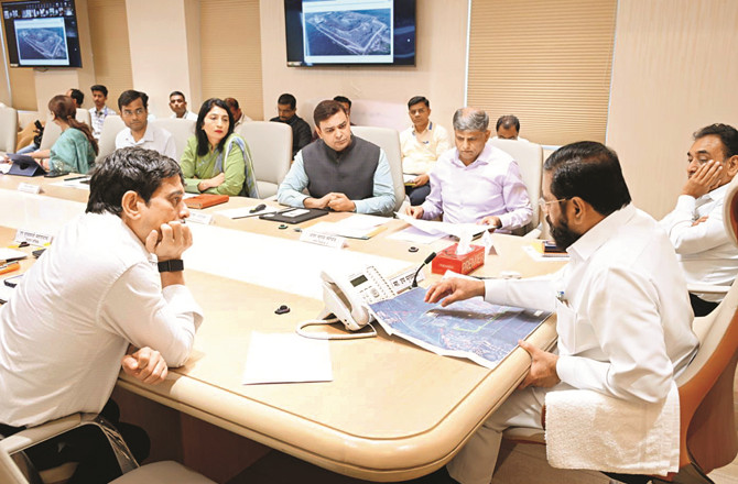 Deputy Chief Minister Eknath Shinde Is Seen During The Meeting.Photo:INN