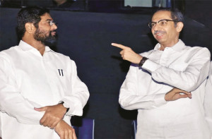  ادھو کے اراکین پارلیمان شندے کے رابطےمیں؟