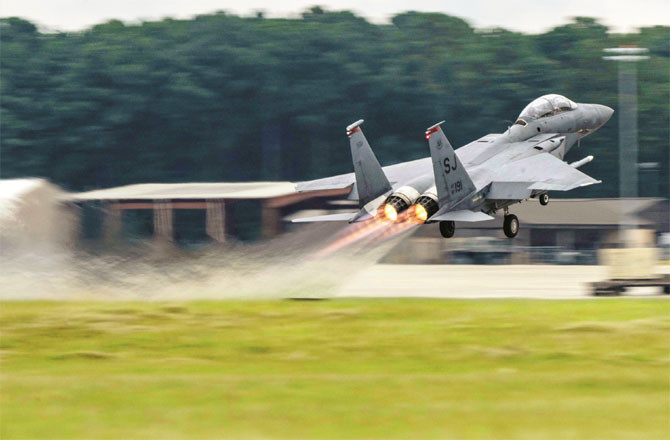 US Air Force F-15 fighter jet shot down by Iran with new air defense system