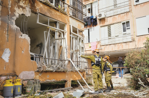 اسرائیل اور امریکہ کے کئی اہداف پر ایران کے میزائل حملے