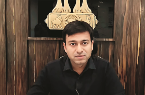 شیو سینا کے سیاسی پروگرام میں میونسپل کمشنر کی شرکت