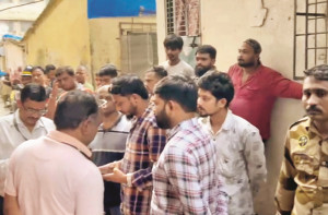 ’’انتہائی مخدوش عمارتوں کو خالی کروایا جائے‘‘