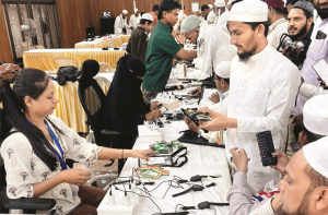 حجاج کو دی گئی اسمارٹ واچ کے تعلق سے مرکزی حج کمیٹی کا عدم اطمینان بخش جواب