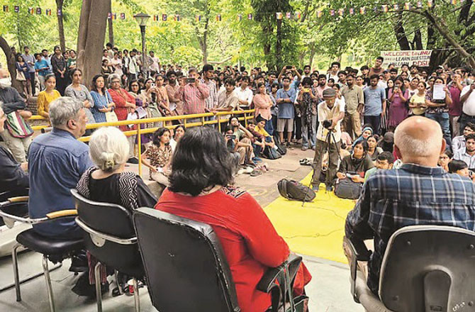 This is how a discussion was held on Omar Khalid`s book in JNU. Picture: INN