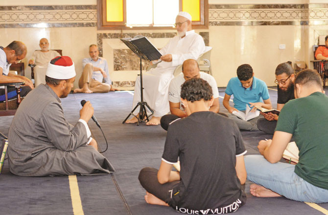 If we wish to lead an ideal, peaceful, and fulfilling life, we must not only be knowledgeable about Islamic injunctions but also make a sincere effort to practice them. Picture: INN