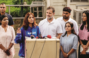 پیپر لیک کیخلاف احتجاج کرنے والے طلبہ پر فخر ہے: راہل گاندھی