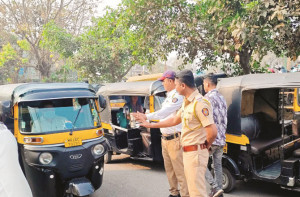 پنویل : رکشا ڈرائیوروں  کے خلاف پولیس کی زبردست کارروائی