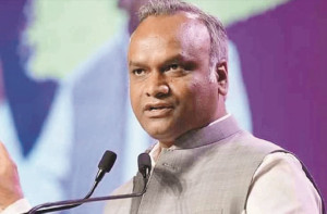 آر ایس ایس پر مالی بے ضابطگیوں کا الزام، پریانک کا قانونی تحقیقات کا مطالبہ