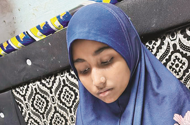 دونوں گردے خراب ہونے کے باوجود خدیجہ شیخ ایس ایس سی امتحان میں شریک