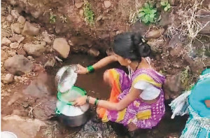 شاہ پور میں پینے کے پانی کا بحران، ہزاروں خواتین جنگل جنگل بھٹکنے پر مجبور