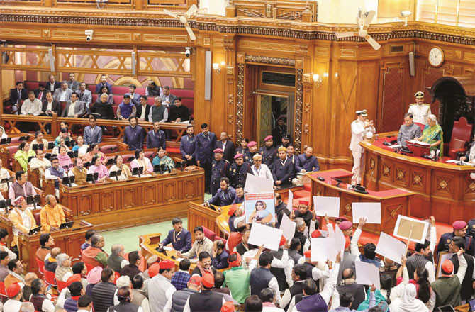 Opposition protests in Uttar Pradesh Assembly during Governor Anandiben Patel`s address
