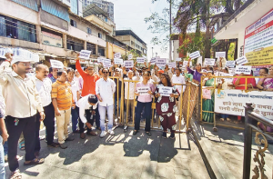  کلیان: انتخابات ختم ہوتے ہی پانی غائب، شہریوں کا احتجاج