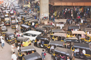 کلیان اسٹیشن کے باہر اسمارٹ سٹی پروجیکٹ کے سبب زبردست دشواری