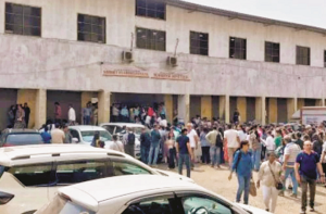 کلیان: بازار کمیٹی کے گودام میں این آئی ایف ٹی کے امتحانی مرکز سے طلبہ برہم 