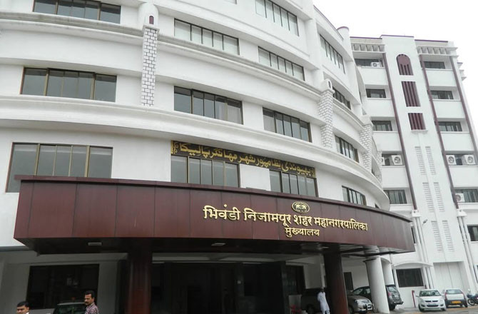 بھیونڈی: آزاد کارپوریٹر، کونارک وکاس اگھاڑی میں شامل