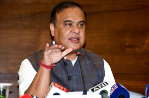 ہیمنت بسواشرما کی سماجی کارکن ہرش مندر کے خلاف ۱۰۰؍ ایف آئی درج کرنے کی دھمکی