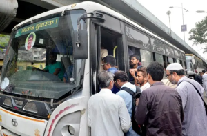 ممبرا: روزہ داروں کیلئے جتیندر اوہاڑ کی طرف ممبرا اسٹیشن سےشیل پھاٹا فری بس سروس