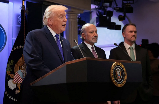 گرین لینڈ کو اسپتال بردار جہاز بھیج رہے ہیں: ٹرمپ