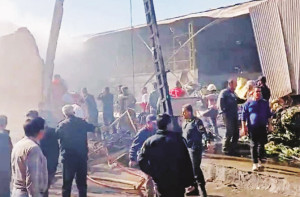  ایران کا فوجی ہیلی کاپٹر پھلوں کی منڈی میں گرکر تباہ ، ۴؍ کی موت 