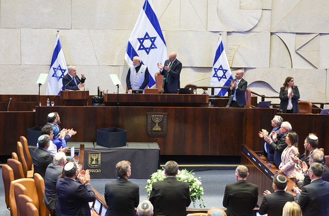 اسرائیلی کنیسٹ میں ہنگامہ: مودی کے خطاب سے قبل اپوزیشن کا واک آؤٹ