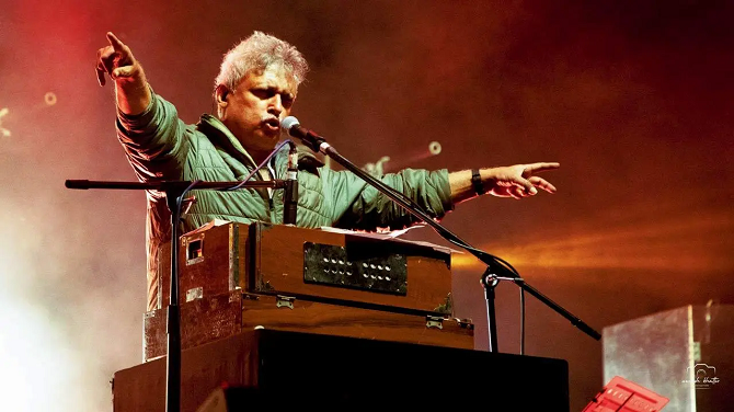 <p>پیوش مشرا نے ہندی فلم انڈسٹری میں اپنی اداکاری سے لوگوں کو مسحور کیا ہے۔ انہوں نے نیشنل اسکول آف ڈراما سے اداکاری کی تعلیم لی ہے اور فلم انڈسٹری میں قدم رکھنے سے قبل وہ تھیٹر میں اداکاری کرتے تھے۔</p>