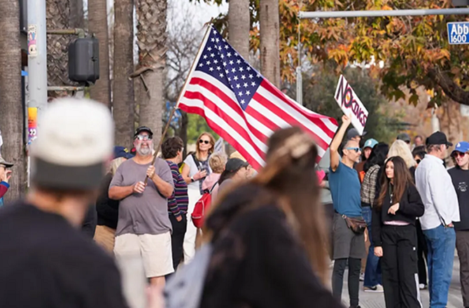 ٹرمپ کی امیگریشن پالیسی کے سبب امسال امریکہ کو پہلی مرتبہ آبادی میں کمی کا خطرہ