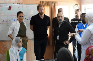پرنس ہیری اور میگھن مراکل کا اردن دورہ، زخمی فلسطینی بچوں کی عیادت