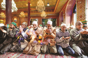 مشرکین کے غیرمعقول عقائد، تخلیق آدم اور ابلیس کی سرکشی پر مبنی آیات سنئے