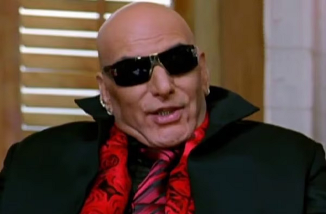 <p><strong>آر ڈی ایکس (ادکار: فیروز خان)</strong><br />فیروز خان نے ۲۰۰۷ء میں ریلیز ہوئی فلم &rsquo;&rsquo;ویلکم&lsquo;&lsquo; میں &rsquo;&rsquo;آر ڈی ایکس&lsquo;&lsquo; کا مزاحیہ کردار نبھایا تھا۔</p>