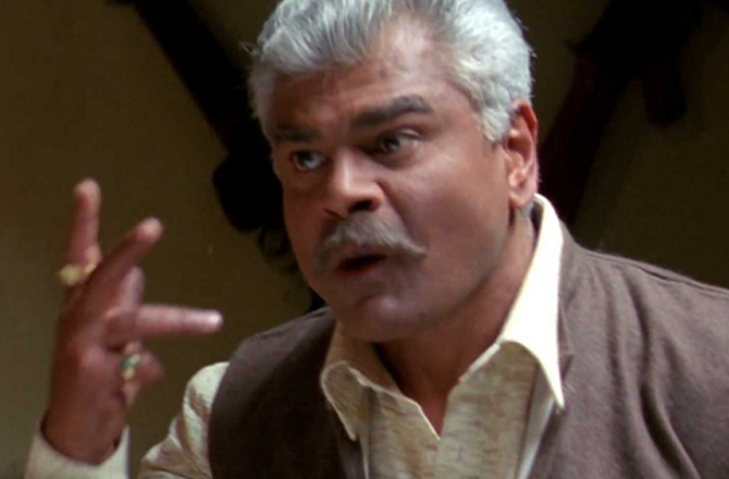 <p><strong>تیواری سیٹھ (اداکار: شرت سکسینہ)</strong><br />شرت سکسینہ نے ۲۰۰۶ء میں ریلیز ہوئی فلم &rsquo;&rsquo;پھر ہیرا پھیری&lsquo;&lsquo; میں &rsquo;&rsquo;تیواری سیٹھ&lsquo;&lsquo; کا مزاحیہ کردار نبھایا تھا۔</p>