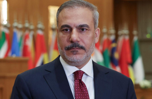 ترک وزیر خارجہ فیدان کی ’جوہری ہتھیار‘ سوال پر پراسرار مسکراہٹ، خطے میں تشویش