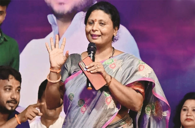 Sushma Andhare: A humorous ticket distribution program is going on in BJP