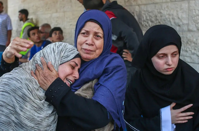 غزہ میں ۳ء۲ لاکھ سے زائد خواتین اور لڑکیاں طبی سہولیات سے محروم: یواین کا انتباہ