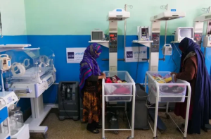 افغانستان میں ۲ لاکھ ۷۰ ہزار بچے صحت سے جڑے سنگین خطرات سے دوچار: یونیسیف