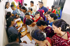  گھر گھر جاکر لاڈلی بہن کاسروے کرنے سے آنگن واڑی سیویکاؤں کاانکار