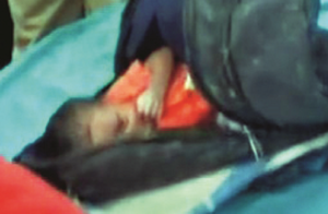 سڑک کنارے پھینکی گئی نومولود بچی بیگ سے زندہ برآمد