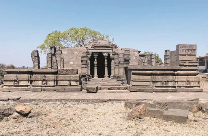 The remains of historical buildings can be seen inside the Bahadurgarh Fort near Ahmednagar. Picture: INN