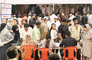 دوردراز علاقوں میں رہائش پزیر رائے دہندگان نےبھی ممبئی پہنچ کرووٹ دیا 