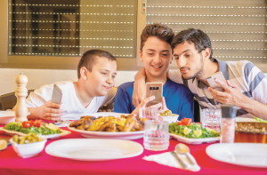 ڈیجیٹل عہد : نظر کے ہجوم میں ’بصیرت‘کی تلاش 