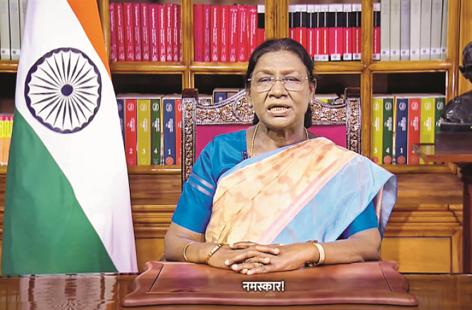 صدر جمہوریہ کے خطاب میں آئین کی اہمیت، جمہوری نظام میں ووٹروں کے کردار،  پر زور