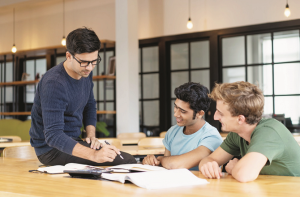 ایکسٹرن شپ بمقابلہ انٹرن شپ :دونوں میں فرق کیا ہے؟